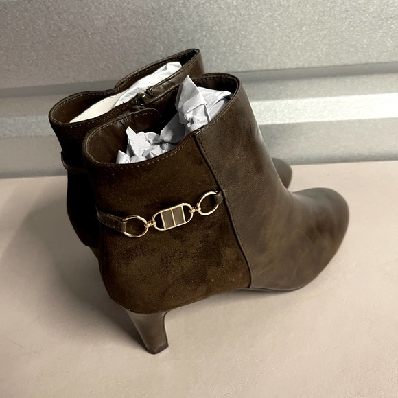 Impo Women's Mink Brown Vegan Leather Faux Suede Neena Ankle Bootie - Size 9M - Picture 5 of 8